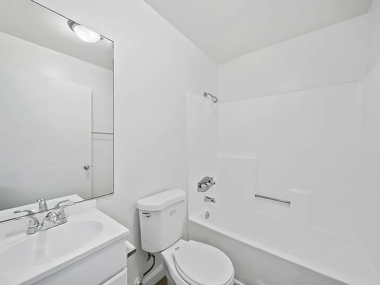 144 Union Pl — Photo 3
