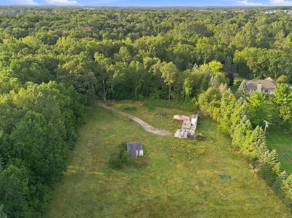700 W Maple Rd, Milford, MI 48381