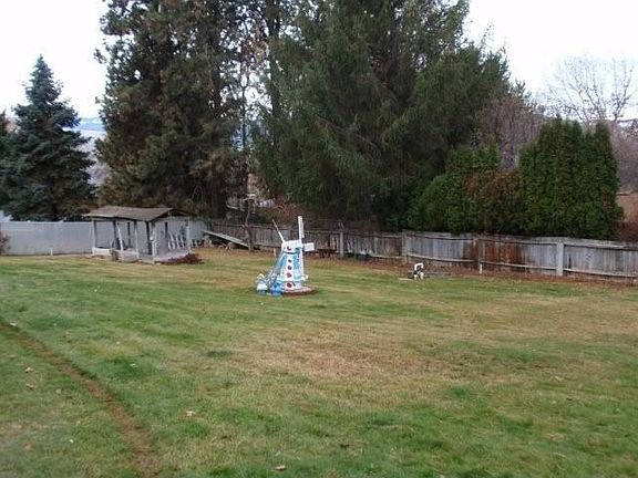 5th image of 802 N Keller Ave