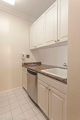 5th image of 210 E 65th St APT 8H