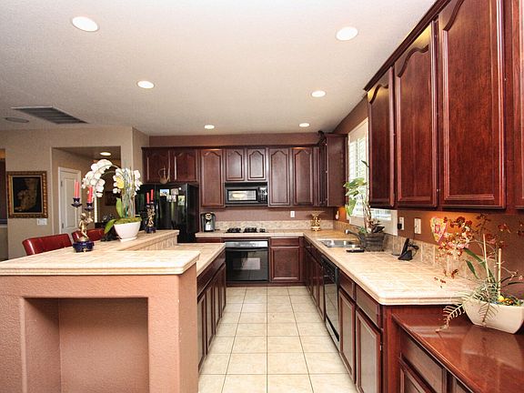 5th image of 5096 Garlenda Dr