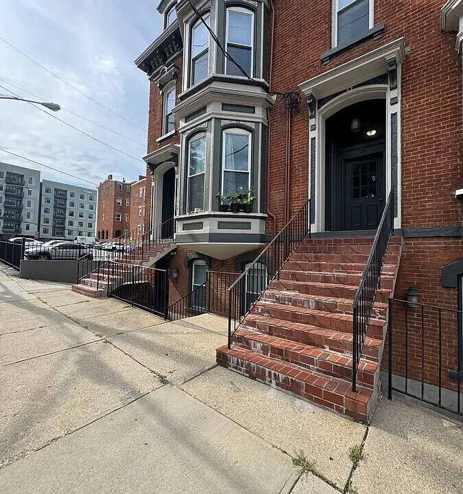 116 E McMillan St #16