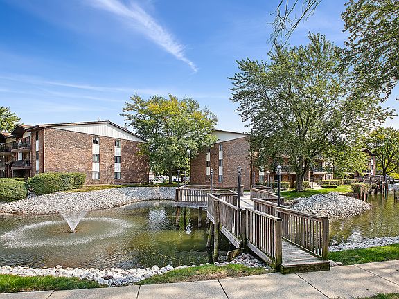 2nd image of 13933 James Dr #816