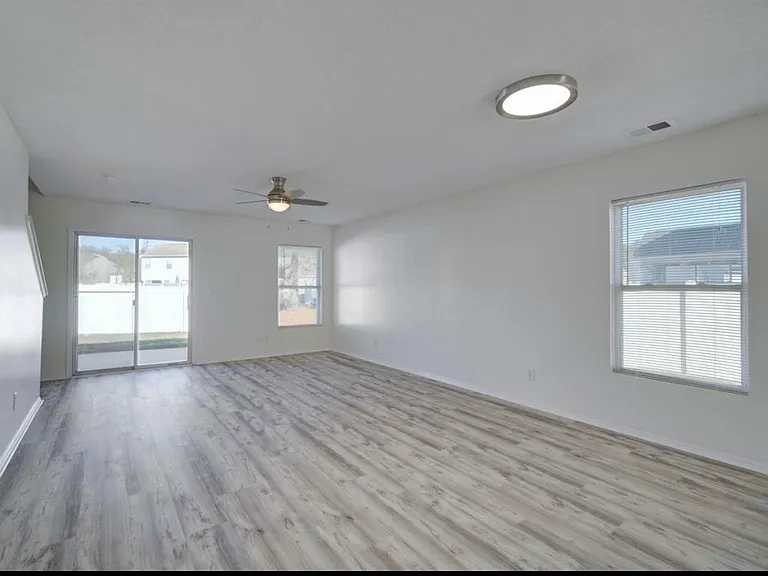 429 Bellegrove Dr — Photo 7