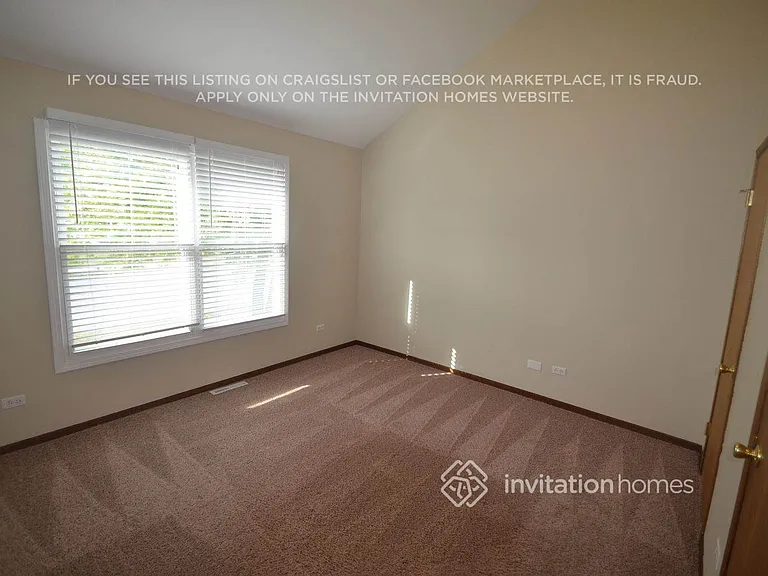 833 N Elmwood Dr — Photo 5