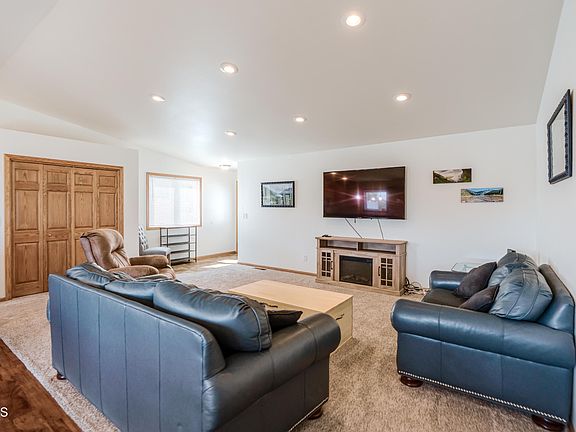 4th image of 1011 N 33rd St