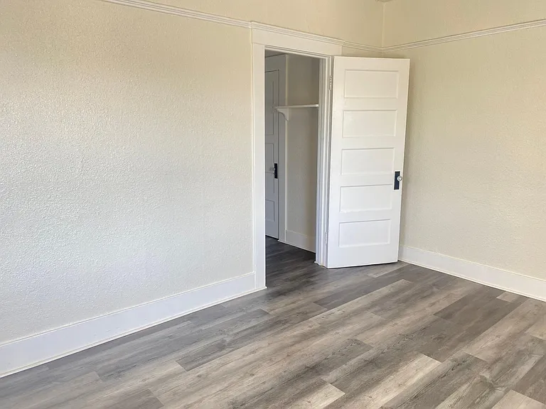 4330 Essex St — Photo 5