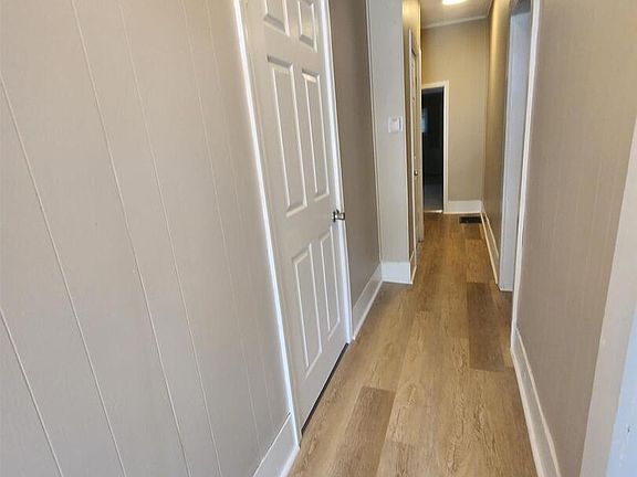 4th image of 611 W Cherry St