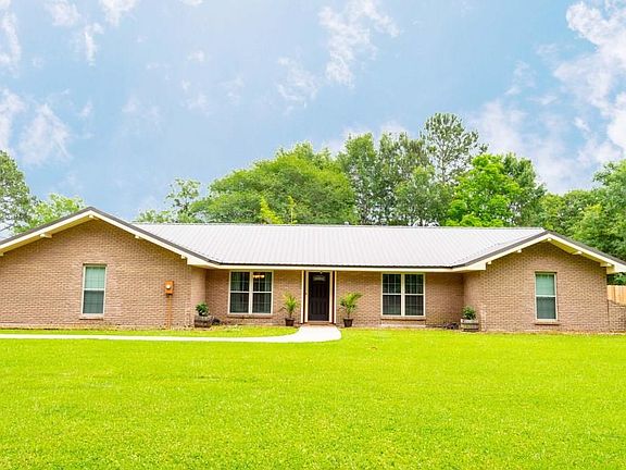 2nd image of 310 White Oak Dr