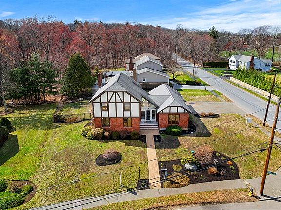 4th image of 55 Azalea Rd