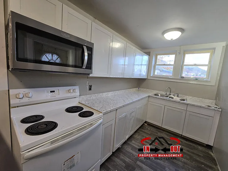 325 Frederick St #1 — Photo 5