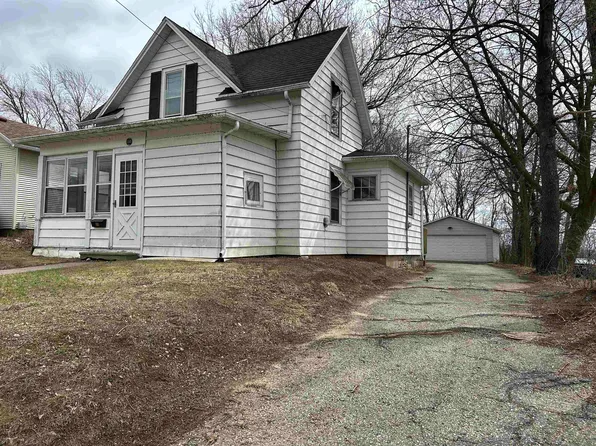 1318 Sharon St, Janesville, WI 53545