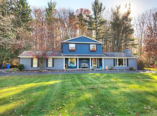 4240 Timberview Dr, Howell, MI 48843