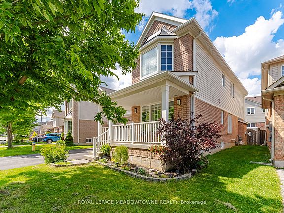 3rd image of 214 John W Taylor Ave W