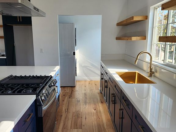 3rd image of 345 E Osgood St