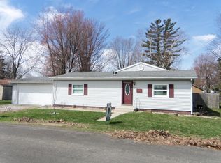 405 Lincoln St, Bourbon, IN 46504