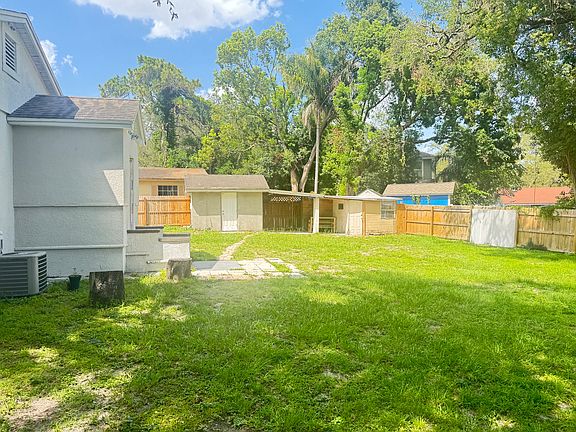 3rd image of 9307 N Willow Ave