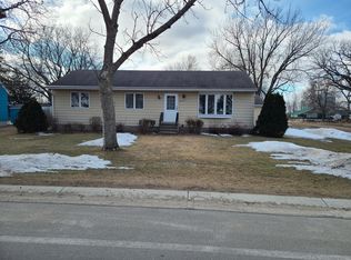 26577 540th Ave, Lansing, MN 55950