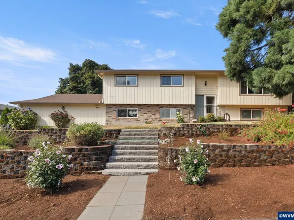 5676 SE Hillwood Cir, Milwaukie, OR 97267