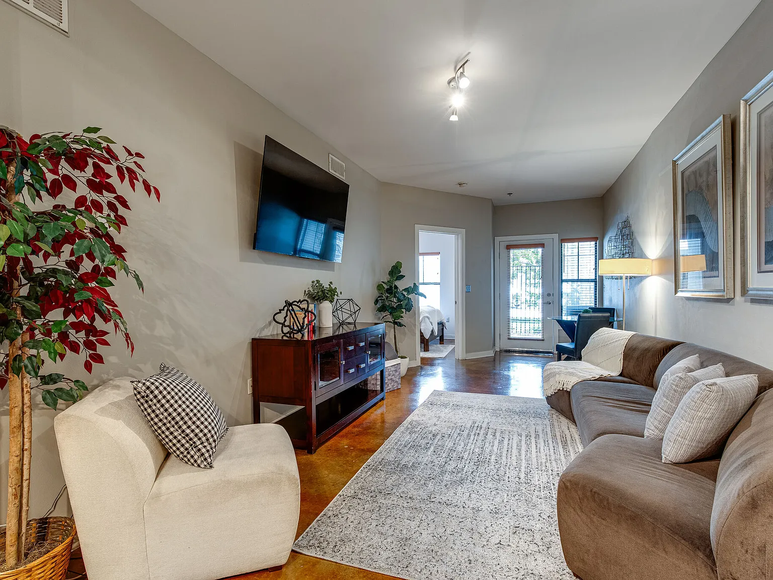 1 bed, 768 sqft, $2,500 — Photo 2