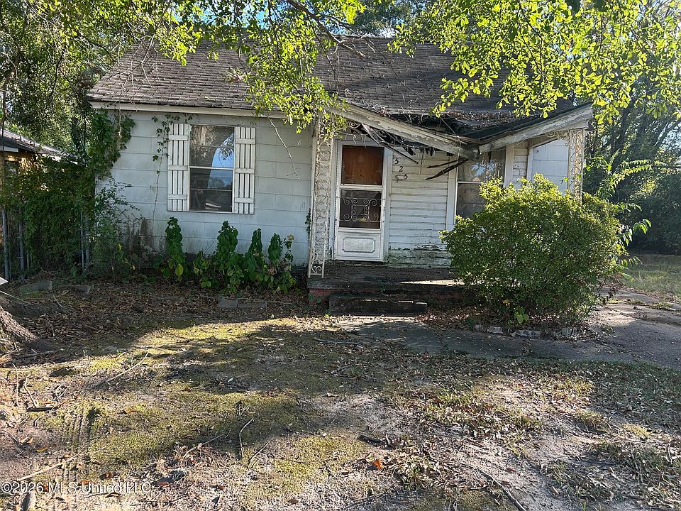 1st image of 525 Maple St