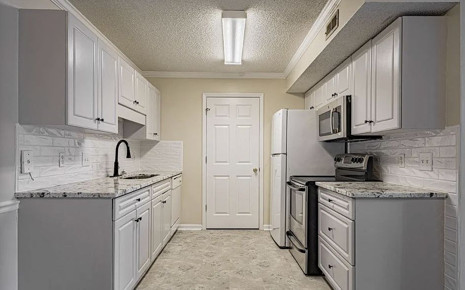 1st image of 1525 Bridgewood Dr Unit 7