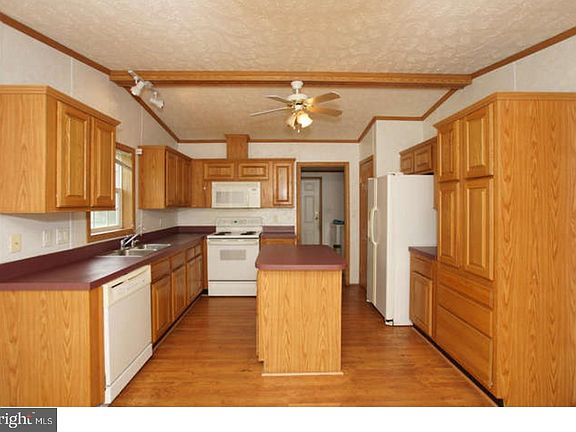 4th image of 450 Saddlebrook Dr