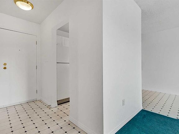 4th image of 1330 NE 15th Ave SW #308