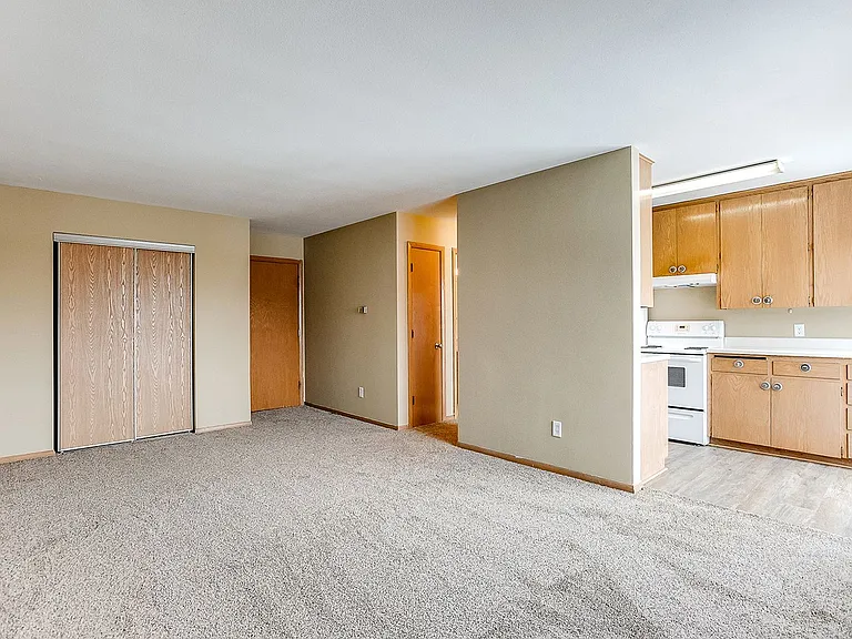 Rivercliff Apartments — Photo 21