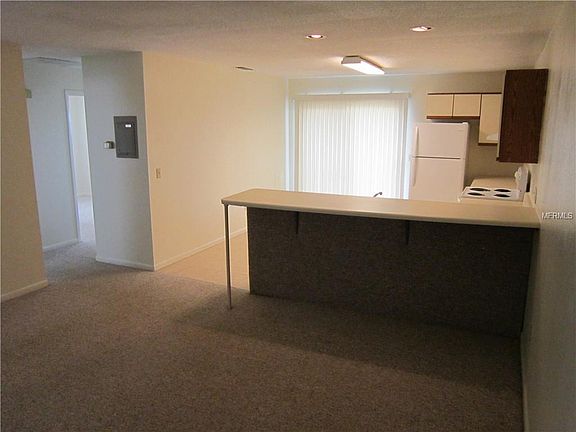 2nd image of 2528 Elm Ave