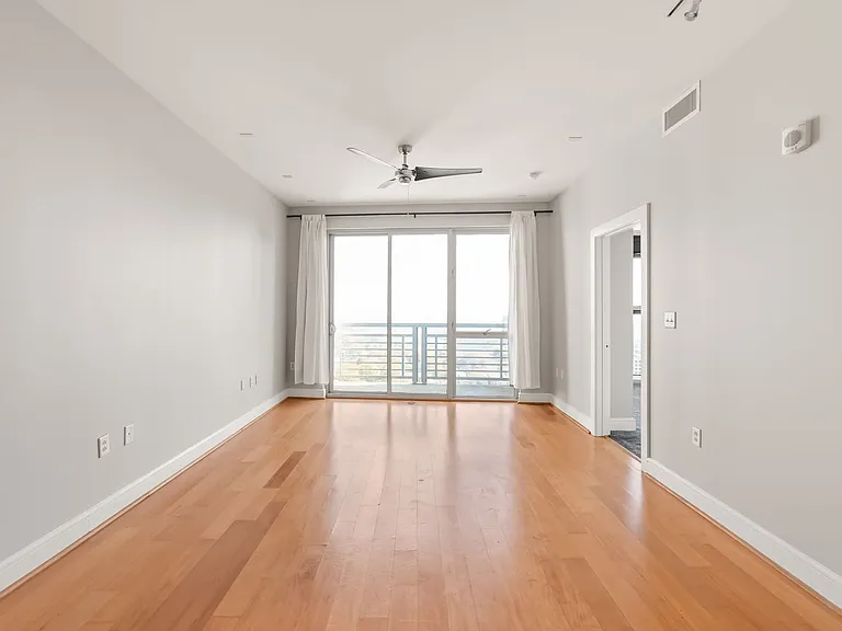 333 W Trade St #2502 — Photo 16
