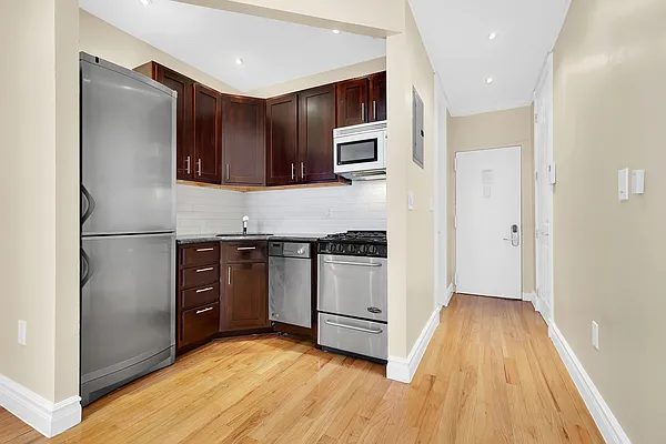 Rented by Cooper & Cooper Real Estate | media 2