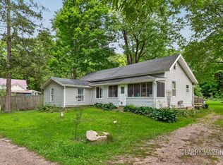 37 Thornapple Lake Rd, Nashville, MI 49073