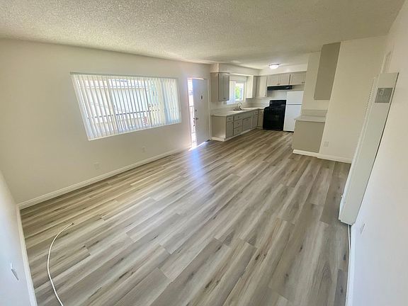 4th image of 2515 Mathews Ave #E