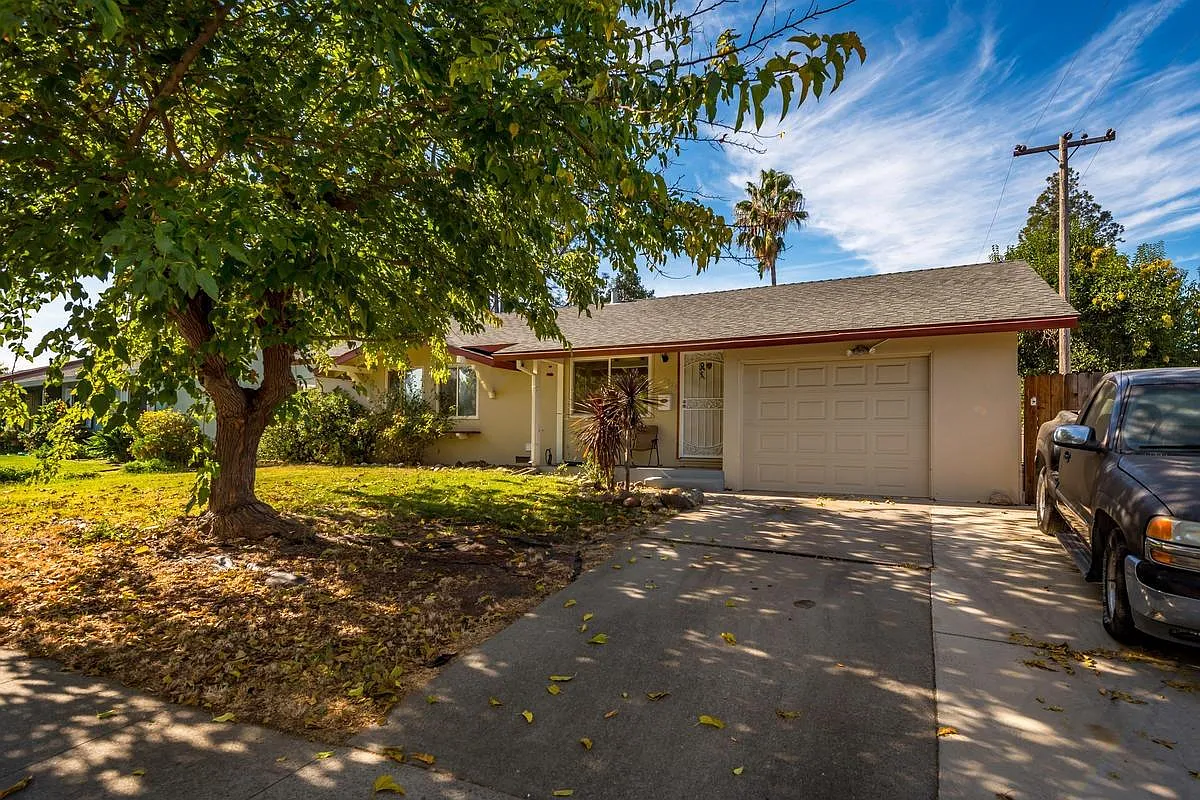 7025 Bismarck Dr photo 1