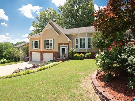 3rd image of 113 Saint Charles Dr