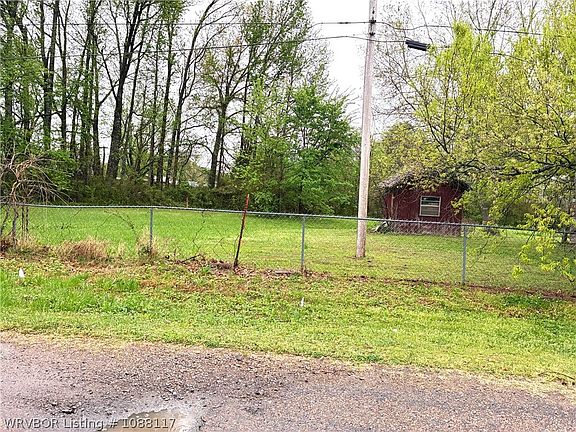 3rd image of 904 Alma Ave