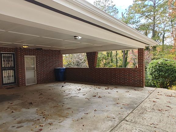5th image of 200 Woodbury Ave