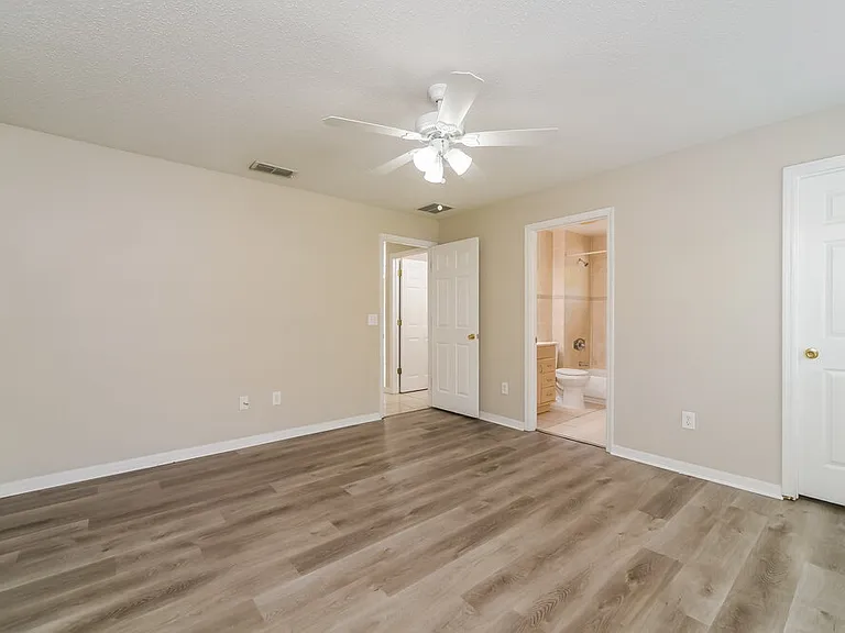 213 Owenshire Cir — Photo 11