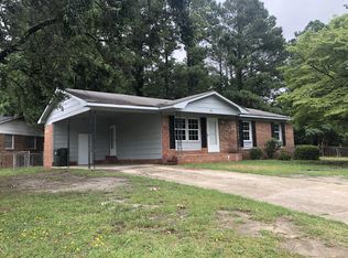 333 Tucson Dr, Fayetteville, NC 28303