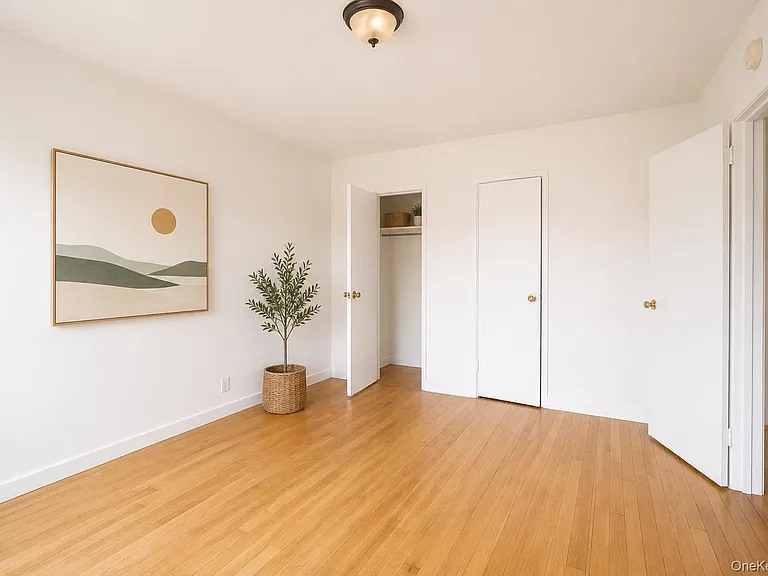 325 Shore Rd #1E — Photo 9