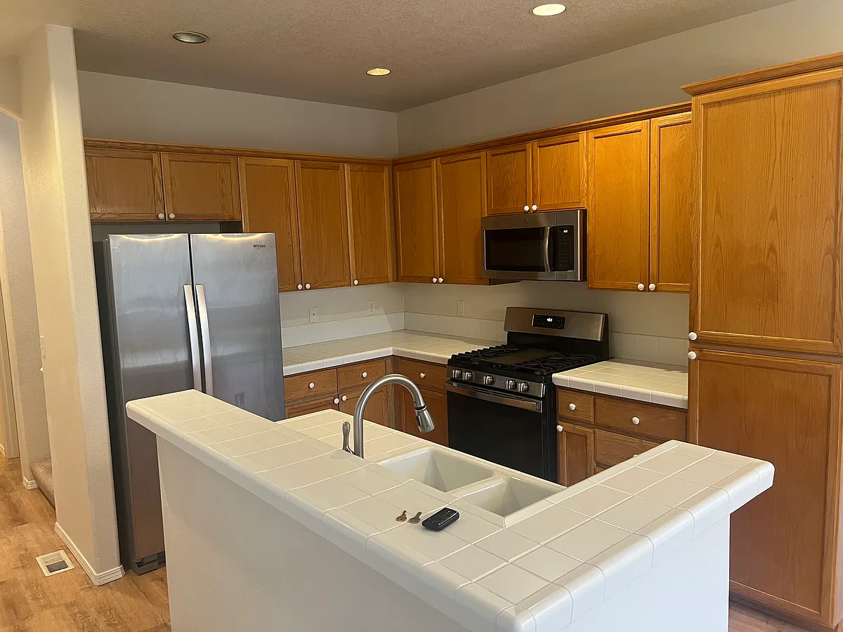 Building Photo - 16919 NW Shadow Hills Ln