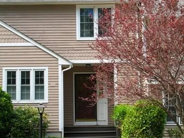 163 Laurelwood Dr, Hopedale, MA 01747