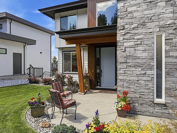 3rd image of 2137 Lupin Ct