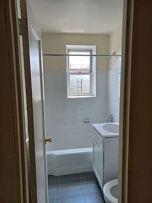 2nd image of 2525 W 2nd St APT 5F