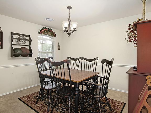 5th image of 3303 Southern Green Dr