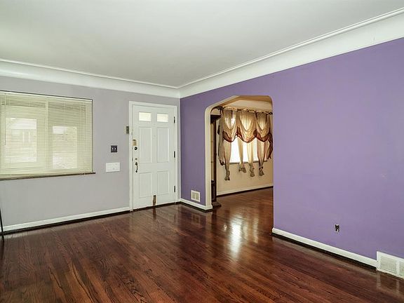 4th image of 6633 Elwynne Dr