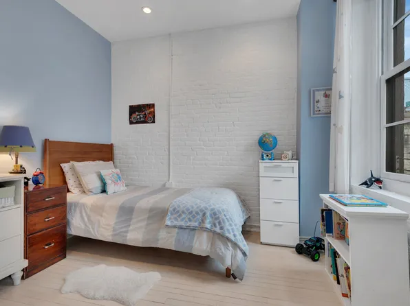 330 Pearl Street image 12 of 13