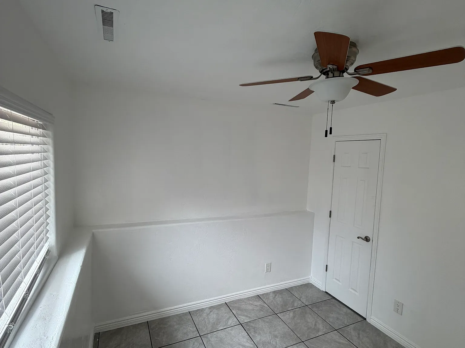 3 bed, 1342 sqft, $2,100 — Photo 4