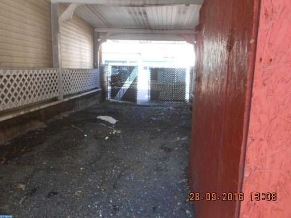 2nd image of 121 E Pine St
